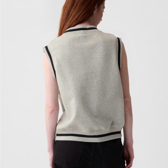 Gap Vintage Soft Oversized vest - Picture 2 of 7